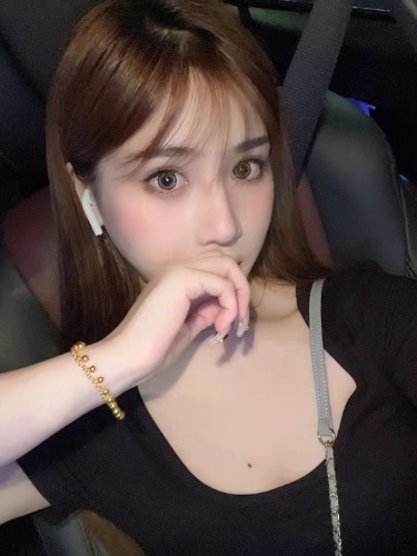 极品嫩妹后入大叫细腰美臀,鲍鱼粉嫩小穴紧奶子很大干起来很舒服的妹子