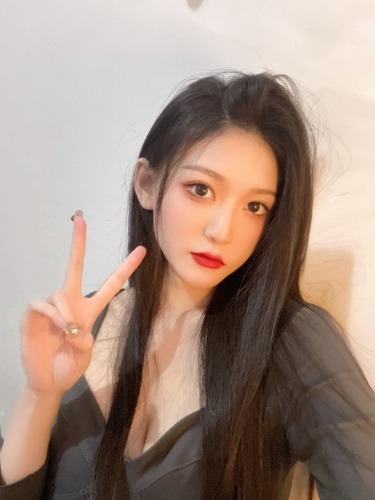 郑州金水区，极品长腿嫩妹鲍鱼粉嫩小穴紧身材苗条皮肤白皙滑腻手感好性感可人