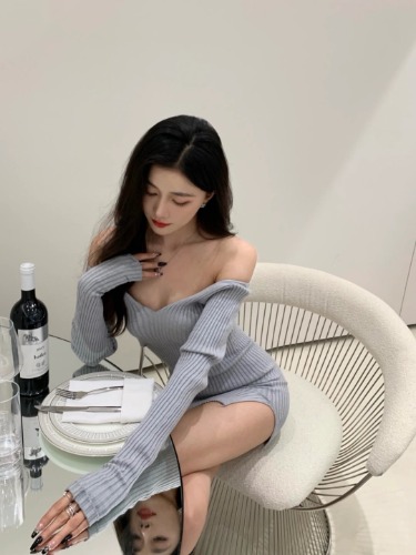 亲测因裸贷被迫下水白虎舞蹈学妹，蜜桃臀，鲍鱼逼，身材S型，前凸后翘。