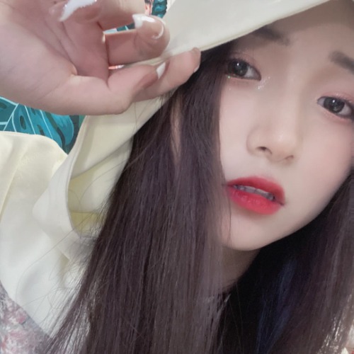 【青岛】19岁刚下海的高中生，性价比超高，性感粉嫩，B嫩，