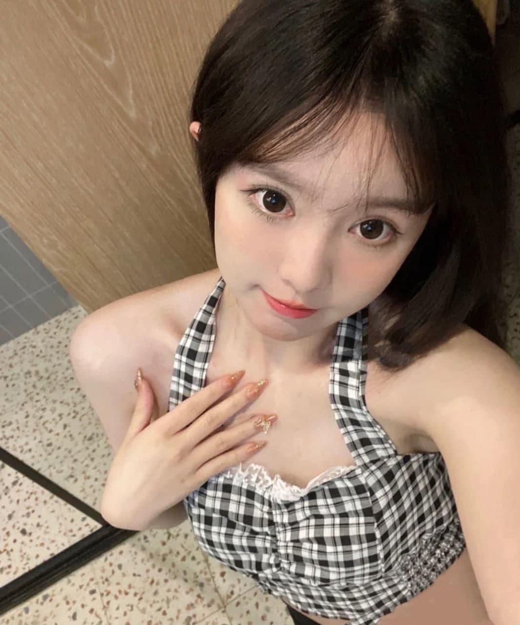 小妹小穴会夹水多调教手法娴熟，恋足，狗奴，侧奴，都可以，开课中