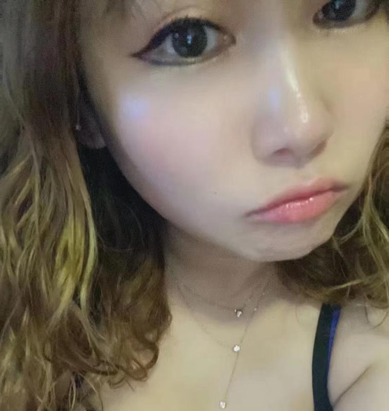巨乳骚姐姐
