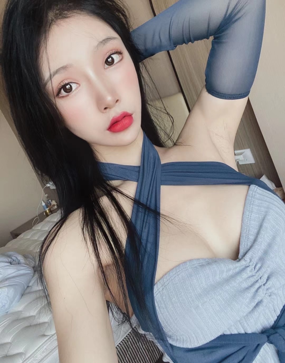 太原小店区下海兼职萝莉妹，身材丰满，水多，奶子粉红，逼嫩，配合玩69，平台验证