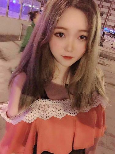 成都一个比较嫩的妹子