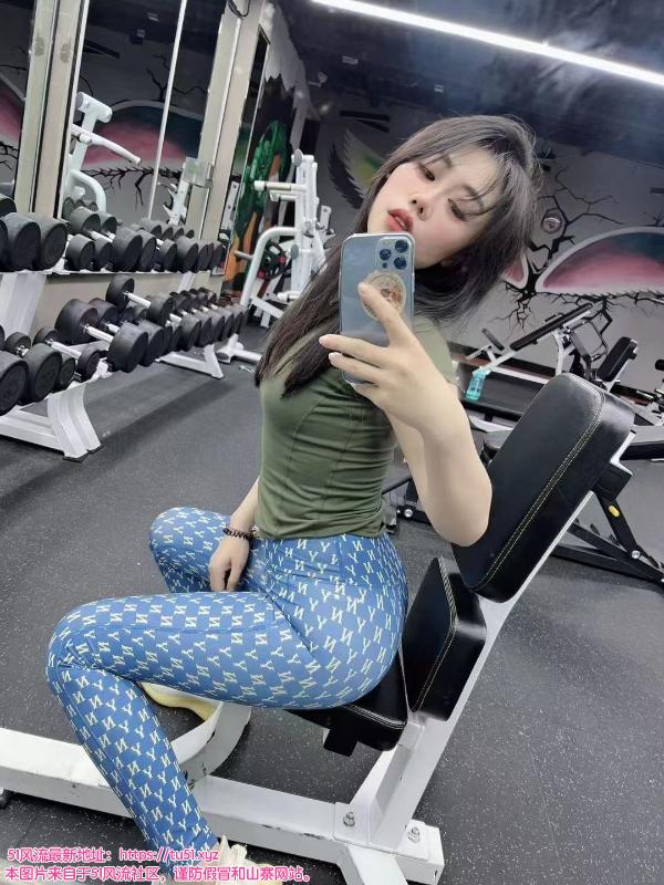 东营蜜桃臀健身少妇