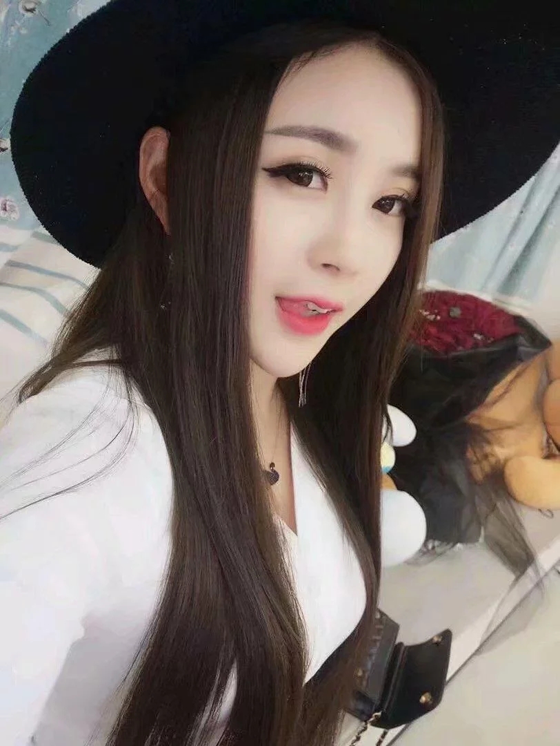 成都东门一个感觉有点整容的样子