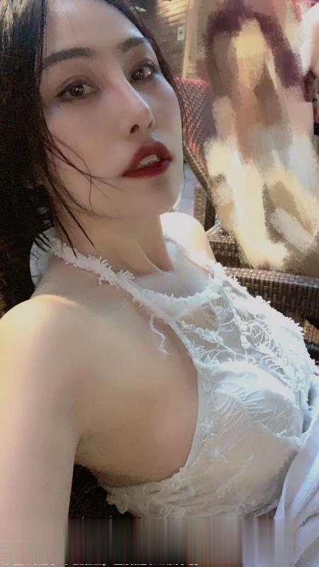 东门年龄不大的小姐姐