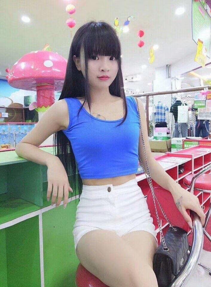 【2019年11月】成都巨乳童颜，清纯靓丽，奶挺粉木耳学妹