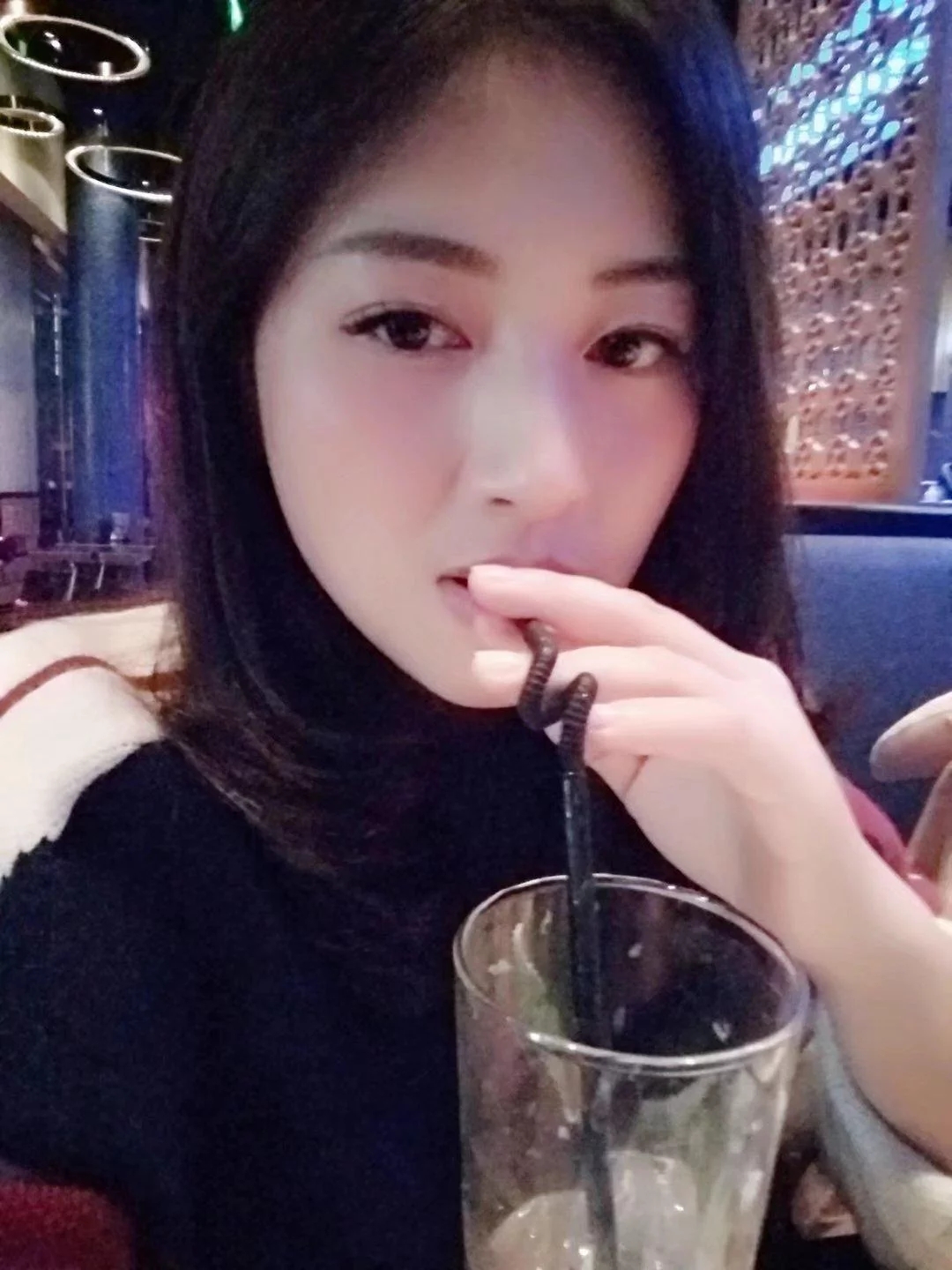 成都牛市口的一个气质美女还算不错