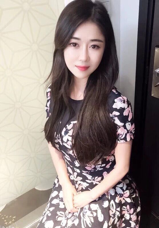 青羊区雪迩：高颜值波霸女，白领级骚货