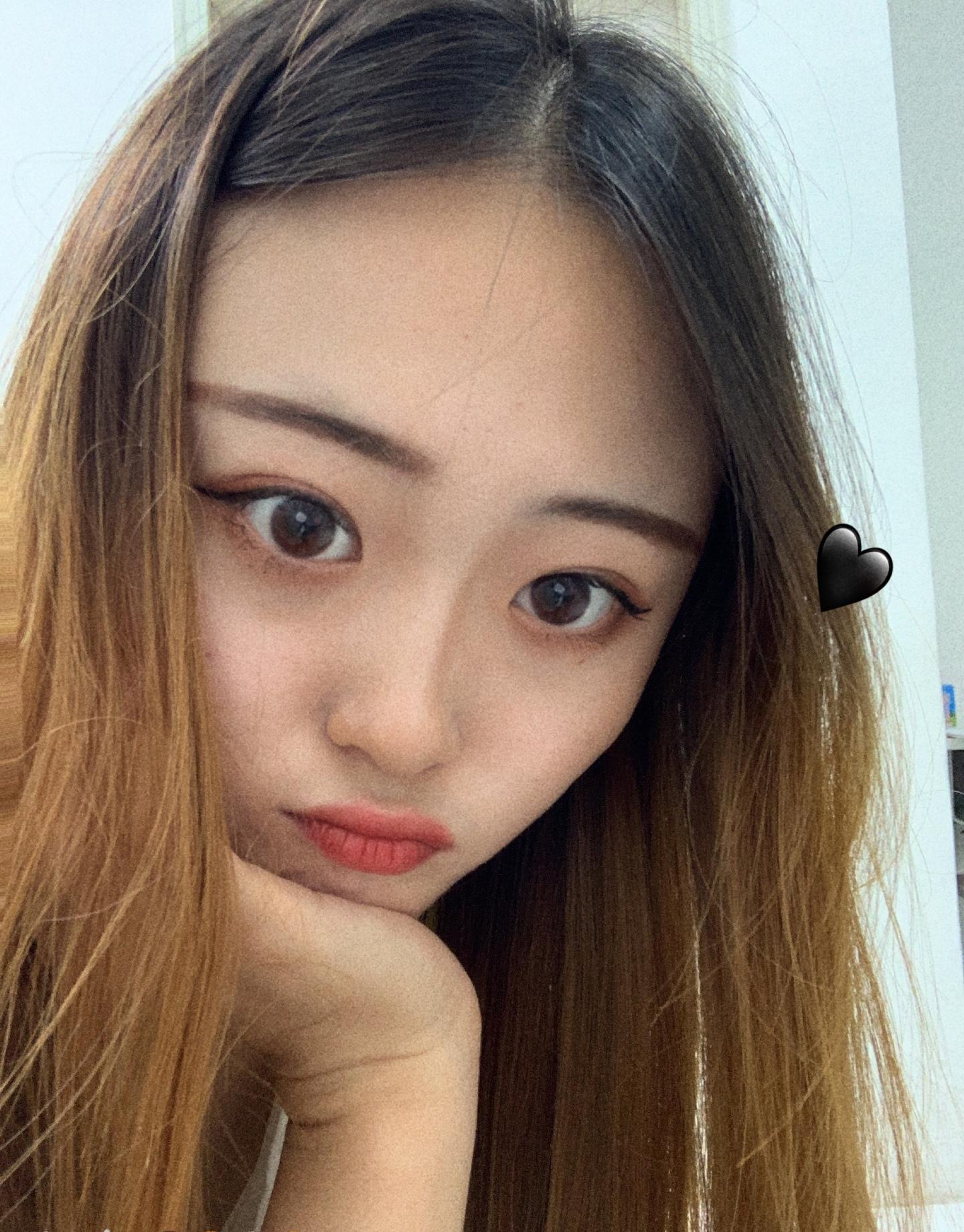【2019年12月】成都文殊院妹妹，颜值挺高的
