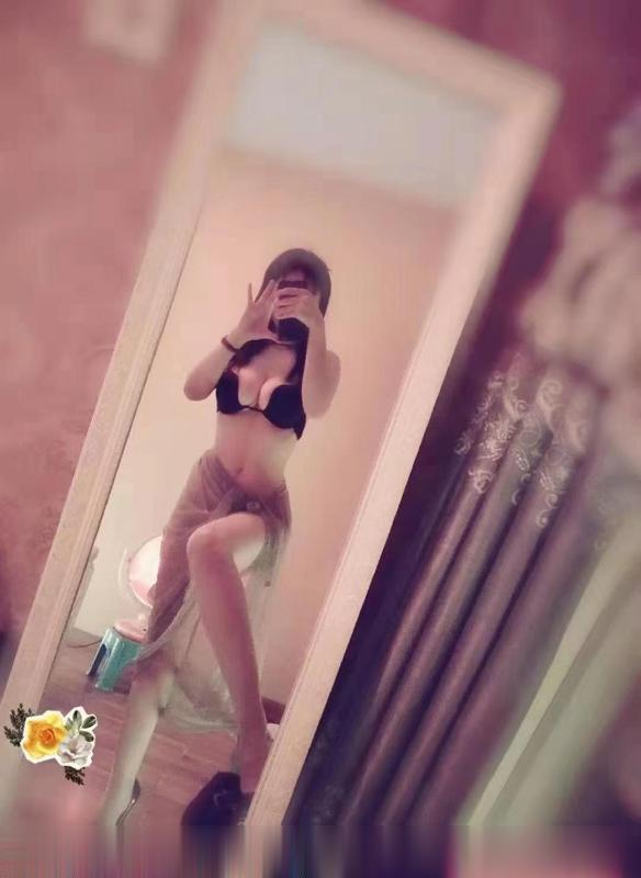 红色丝袜雨婷
