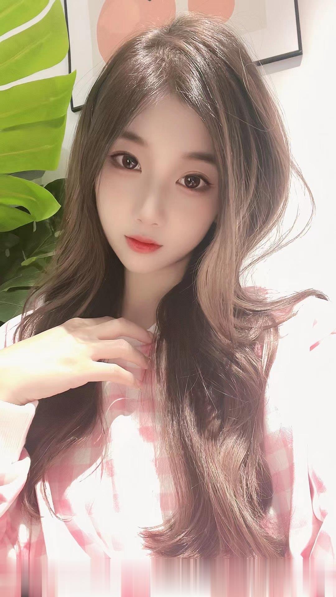 性感小姐姐，逼紧水多白腿长腰细臀部丰满