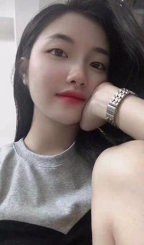 刚下海小妹，波大好身材，清纯浪骚，鲍鱼粉嫩小穴紧