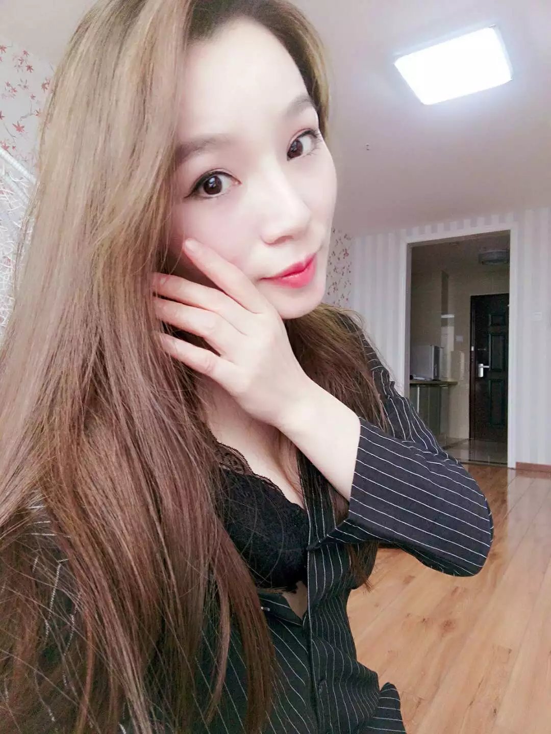 小酒窝，善解人意的小女朋友