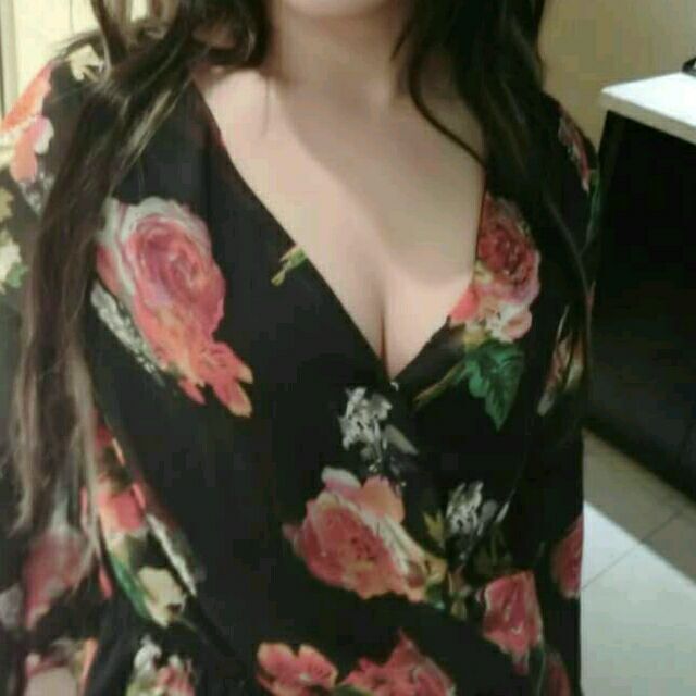 南门约会小雅大方温柔，很性感