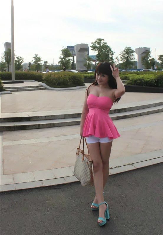 日红星国际美女彩蝶