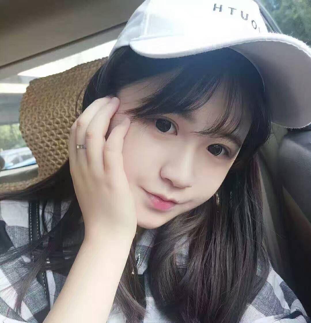 小巧玲珑川妹子
