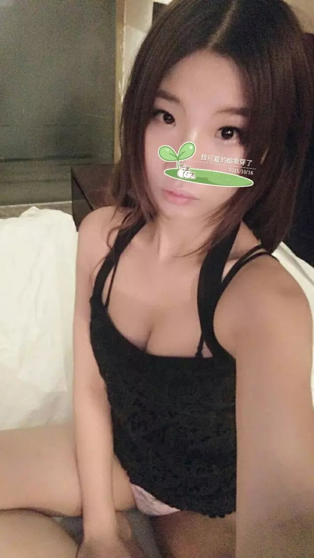 18岁粉嫩小女，晗晗