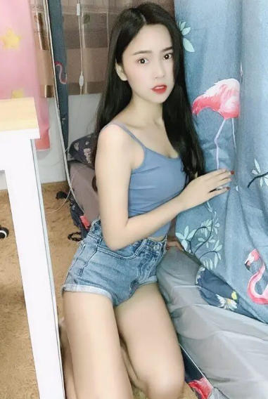青羊区紫欣：酥胸长腿白嫩嫩，不催不赶似女友
