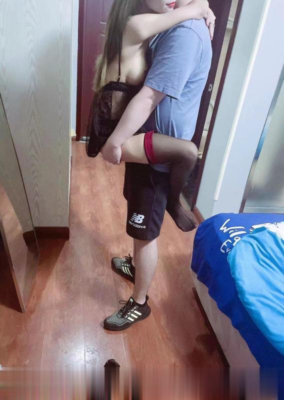 可以抱起来玩的美女