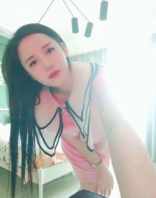 高挑身材少妇