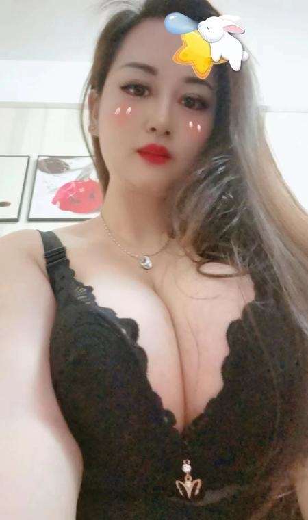 武侯大奶美妇